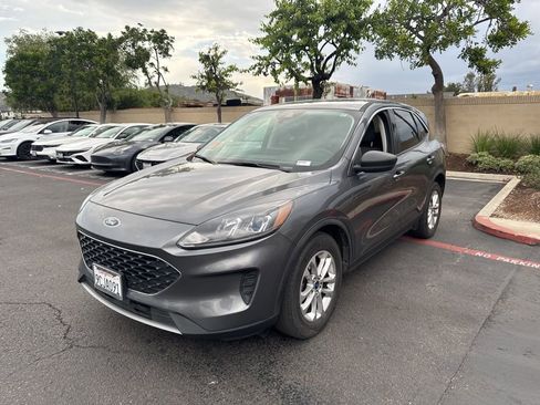 Used 2022 Ford Escape SE FWD image 1