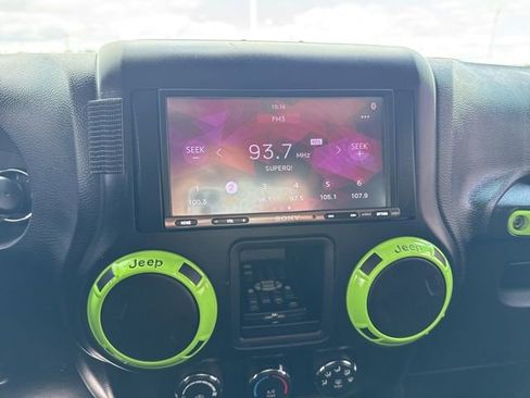 Used 2017 Jeep Wrangler Unlimited Sport w/ Connectivity Group AWD/4WD image 23
