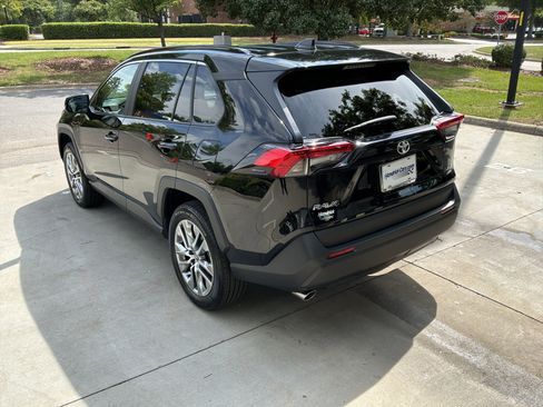 Used 2023 Toyota RAV4 XLE Premium AWD/4WD image 8