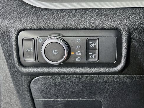 Used 2020 Ford Explorer XLT w/ Equipment Group 202A AWD/4WD image 10