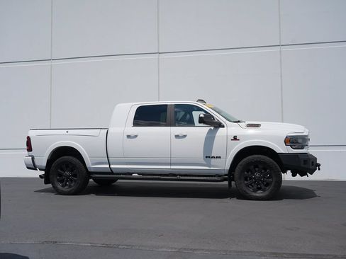Used 2022 RAM 2500 Laramie w/ Night Edition AWD/4WD image 2