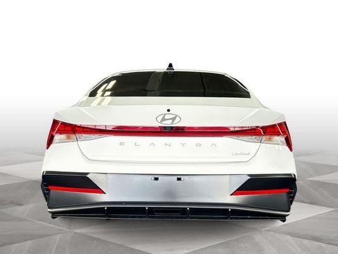 Used 2026 Hyundai Elantra Limited FWD image 7