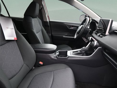 Used 2025 Toyota RAV4 XLE w/ Convenience Package image 40