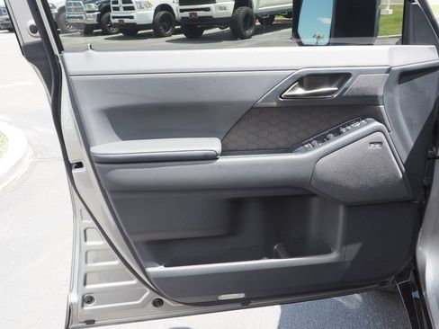 Used 2025 Lexus GX 550 w/ Accessory Package (31) AWD/4WD image 15