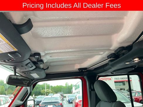 Used 2021 Jeep Gladiator Rubicon w/ Trailer Tow Package AWD/4WD image 5
