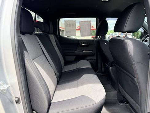 Certified 2022 Toyota Tacoma TRD Sport AWD/4WD image 15