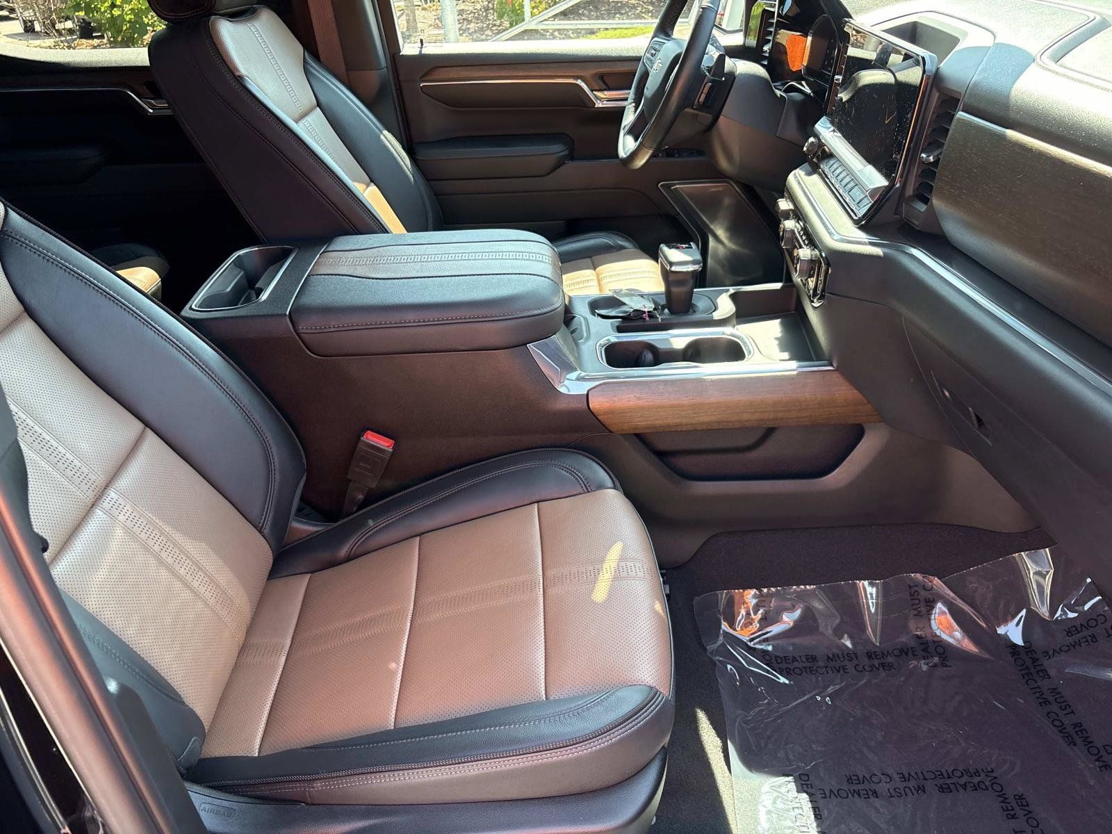 Used 2023 Chevrolet Silverado 1500 High Country w/ High Country Premium Package AWD/4WD image 35
