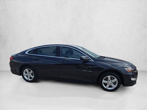 Used 2023 Chevrolet Malibu LT w/ Driver Confidence Package FWD image 9
