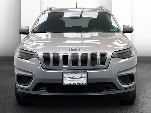 Used 2020 Jeep Cherokee Latitude w/ Cold Weather Group image 2