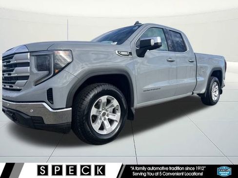 Used 2025 GMC Sierra 1500 SLE w/ Preferred Package image 1