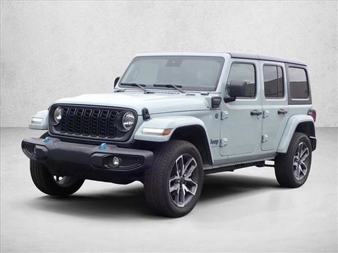 Used 2024 Jeep Wrangler Unlimited w/ Technology Group AWD/4WD image 6