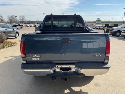 Used 2004 Ford F250 XLT image 4