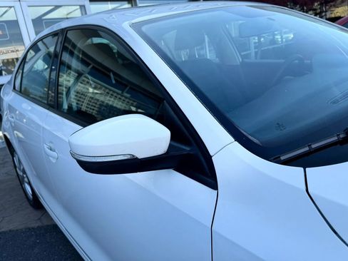 Used 2011 Volkswagen Jetta SE image 38