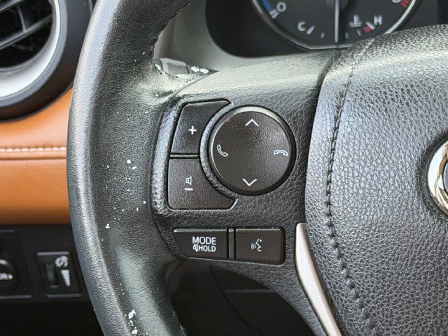 Used 2018 Toyota RAV4 Limited FWD image 13