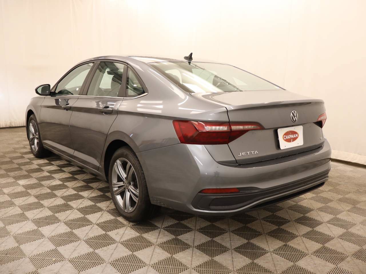 Used 2024 Volkswagen Jetta SE FWD image 3
