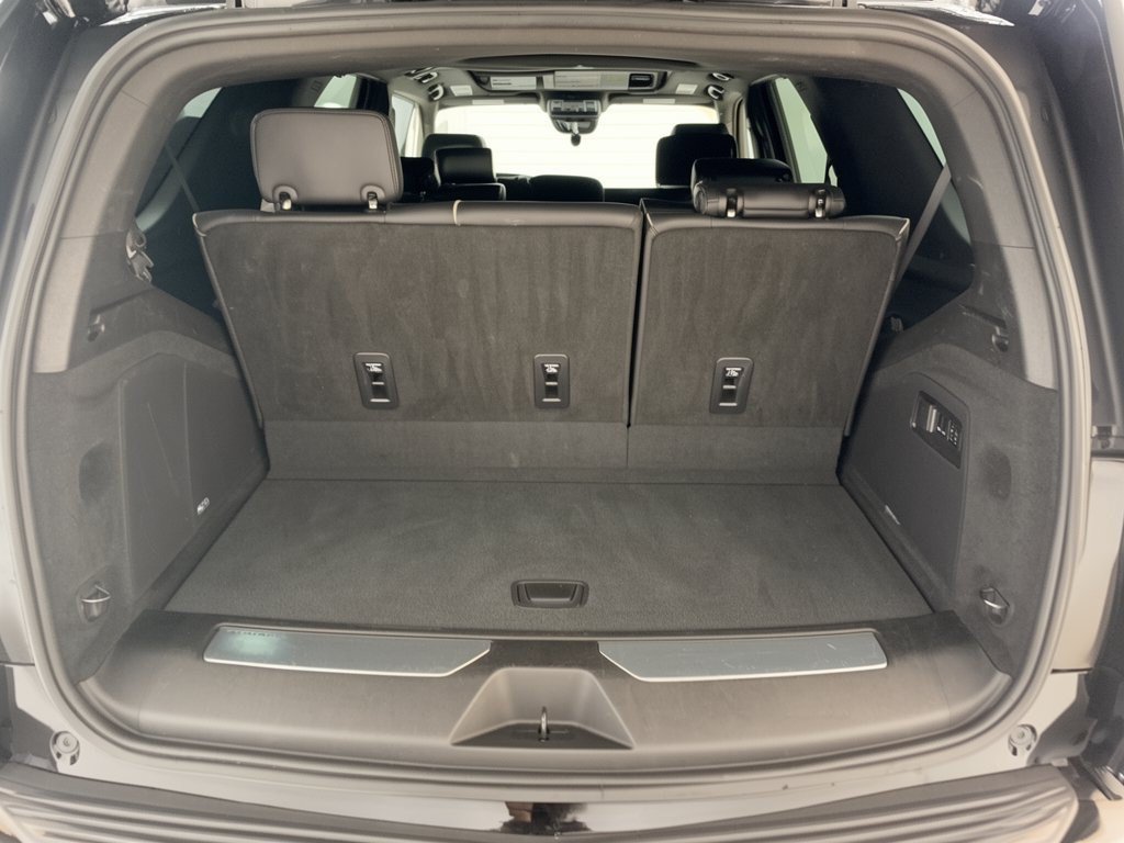 Certified 2023 Cadillac Escalade V AWD/4WD image 28