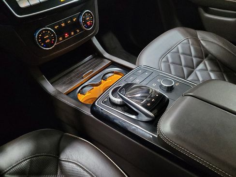 Used 2019 Mercedes-Benz GLS 450 4MATIC image 26