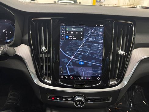 Certified 2024 Volvo S60 B5 Plus image 25