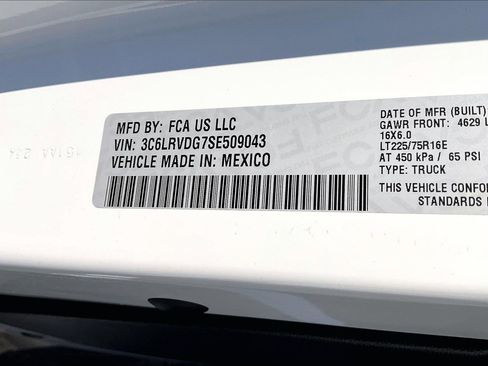 Used 2025 RAM ProMaster 2500 w/ Convenience Group image 35