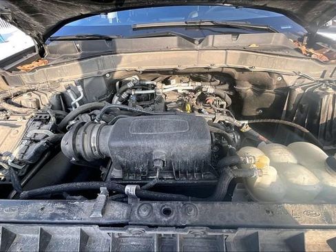 Used 2022 Ford Explorer XLT w/ Equipment Group 202A image 12