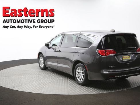 Used 2023 Chrysler Voyager LX image 65