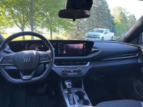 Used 2024 Buick Envista Preferred w/ Convenience I Package FWD image 7