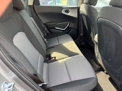Used 2025 Kia Soul LX w/ LX Technology Package FWD image 23