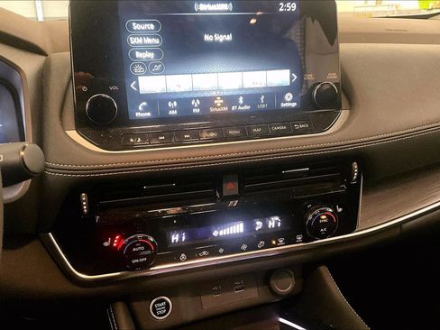 Used 2023 Nissan Rogue Platinum image 6