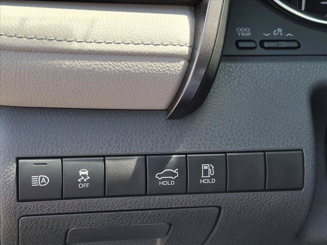 Used 2019 Toyota Camry LE FWD image 9