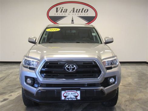 Used 2016 Toyota Tacoma SR5 image 5