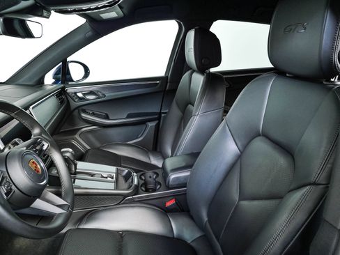 Certified 2022 Porsche Macan GTS AWD/4WD image 5
