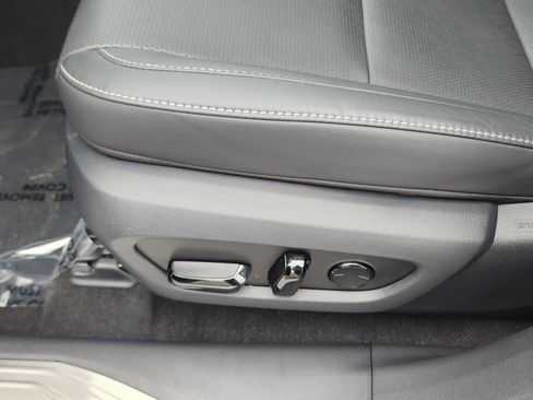 Used 2025 Lexus RX 350 w/ Convenience Package image 14