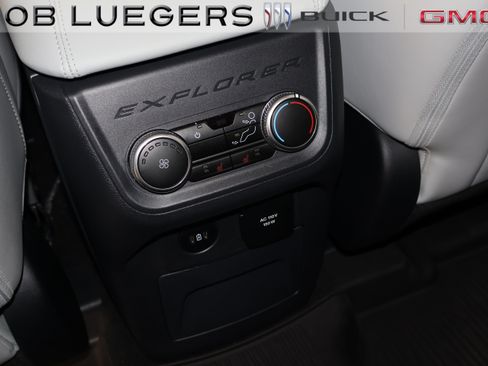 Used 2025 Ford Explorer Platinum w/ Ultimate Package AWD/4WD image 13