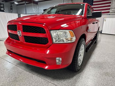 Used 2017 RAM 1500 Express w/ Express Value Package AWD/4WD image 4