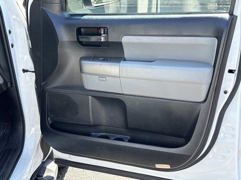 Used 2015 Toyota Sequoia SR5 AWD/4WD image 8
