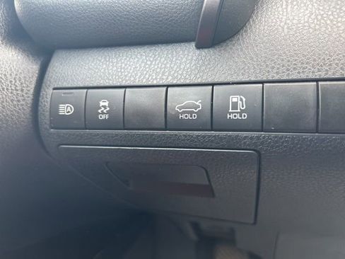 Used 2021 Toyota Camry SE image 14