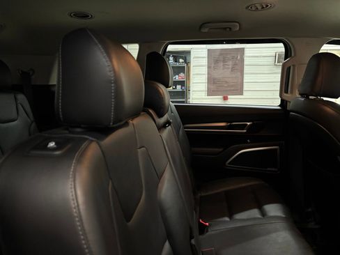 Used 2021 Kia Telluride LX image 34