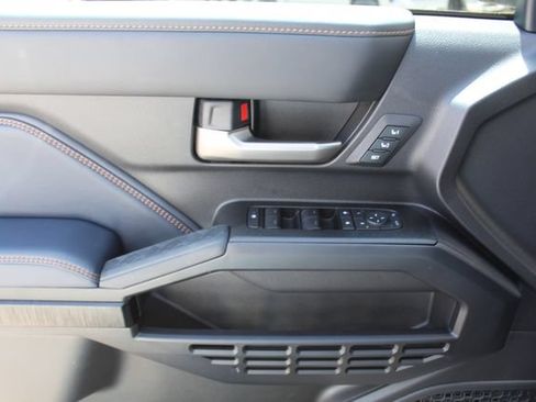 Used 2026 Toyota 4Runner Platinum AWD/4WD image 38