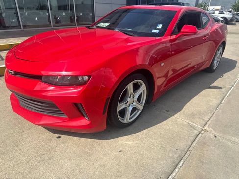Used 2018 Chevrolet Camaro LT RWD image 3