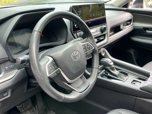 Certified 2025 Toyota Grand Highlander AWD image 38