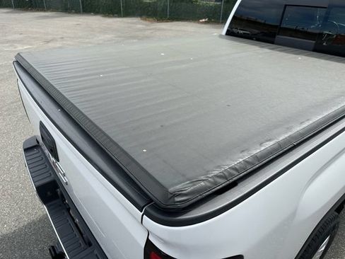 Used 2018 GMC Sierra 2500 SLT AWD/4WD image 15