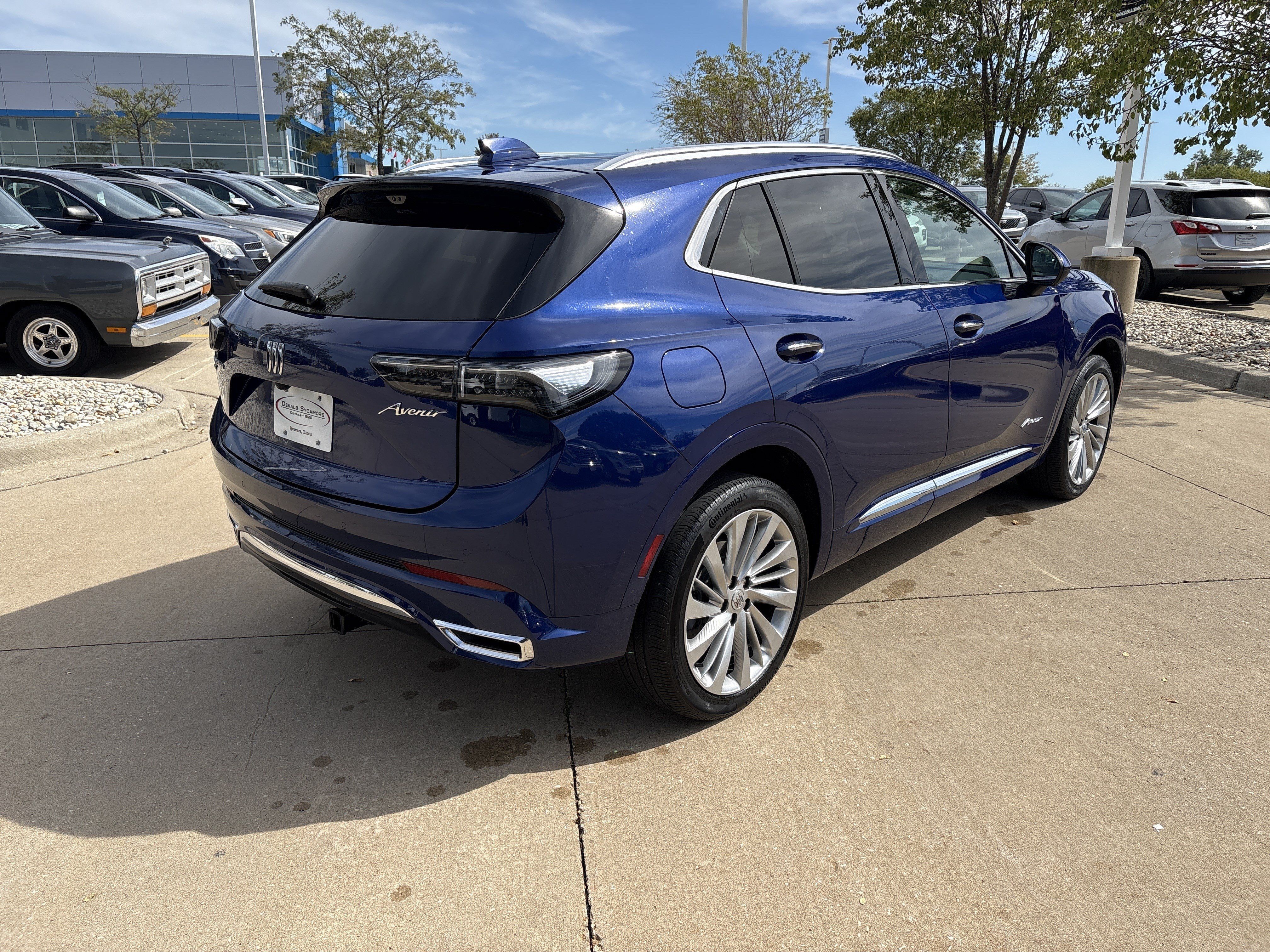 Used 2024 Buick Envision Avenir AWD/4WD image 8