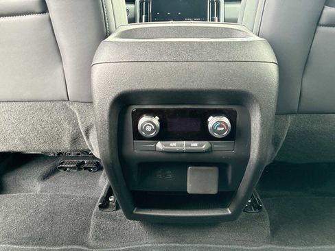 Certified 2025 GMC Acadia Elevation w/ Elevation Premium Package image 21