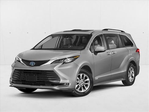 Used 2024 Toyota Sienna XLE w/ XLE Plus Package image 1