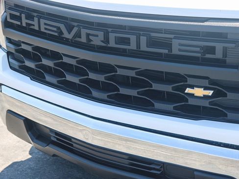 Used 2022 Chevrolet Silverado 1500 W/T RWD image 6