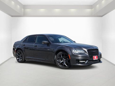 Used 2021 Chrysler 300 S w/ S Model Appearance Package RWD image 1