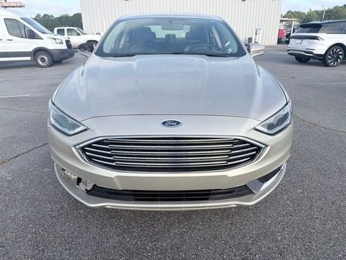 Used 2018 Ford Fusion SE w/ Fusion SE Technology Package FWD image 8