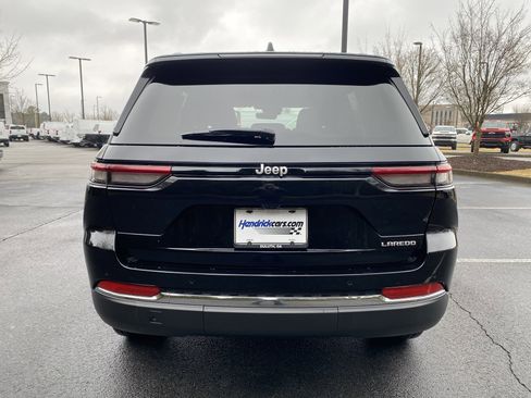 Used 2025 Jeep Grand Cherokee Laredo X image 8