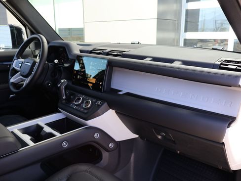 Certified 2025 Land Rover Defender 110 S AWD/4WD image 29