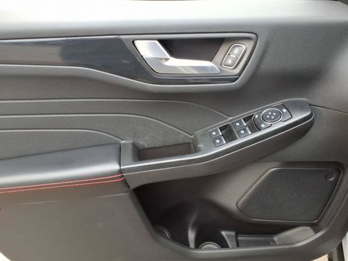 Certified 2025 Ford Escape ST-Line w/ Cold Weather Package FWD image 8